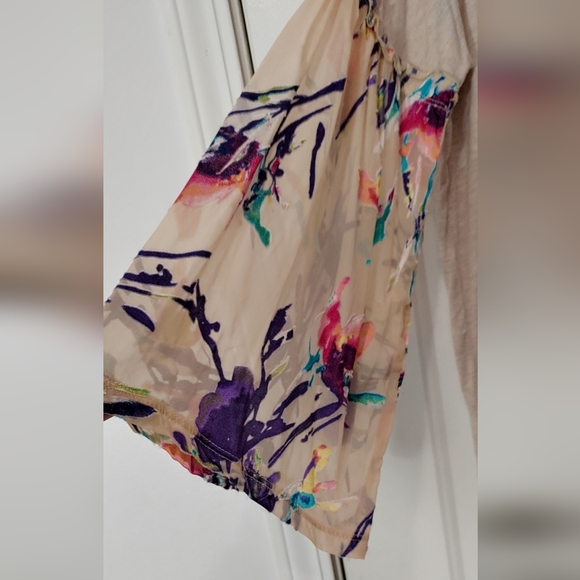 Wanderlux brand top. Size Large. - Picture 2 of 4